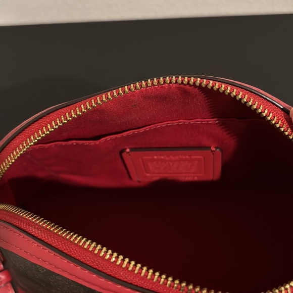 Coach - Picture 4 of 4